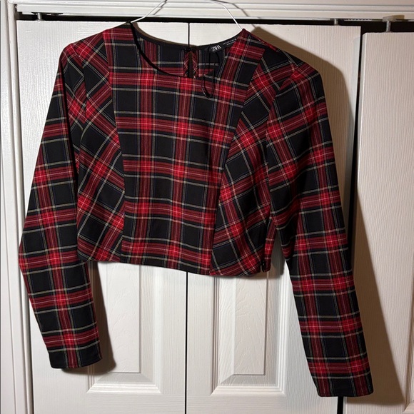 Zara Women’s Long Sleeve Black/Red Plaid Crop Top Sz S NWOT - Picture 2 of 4